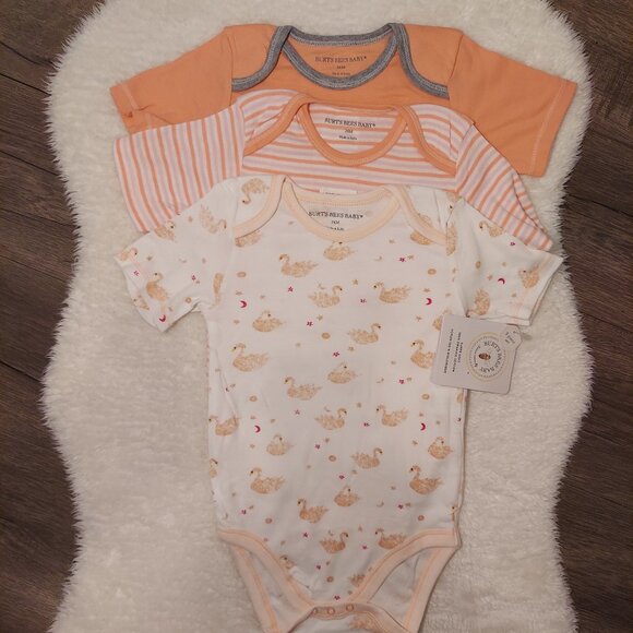 NWT 3 Piece Burt's Bees Baby Super Soft Bodysuits 100% Organic Cotton 24 month - Picture 1 of 3